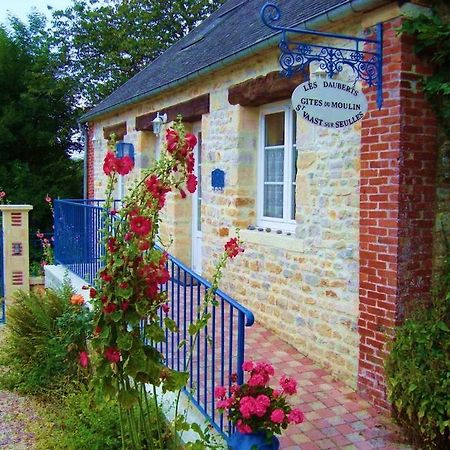 Gite Le Moulin Saint-Vaast-sur-Seulles 외부 사진